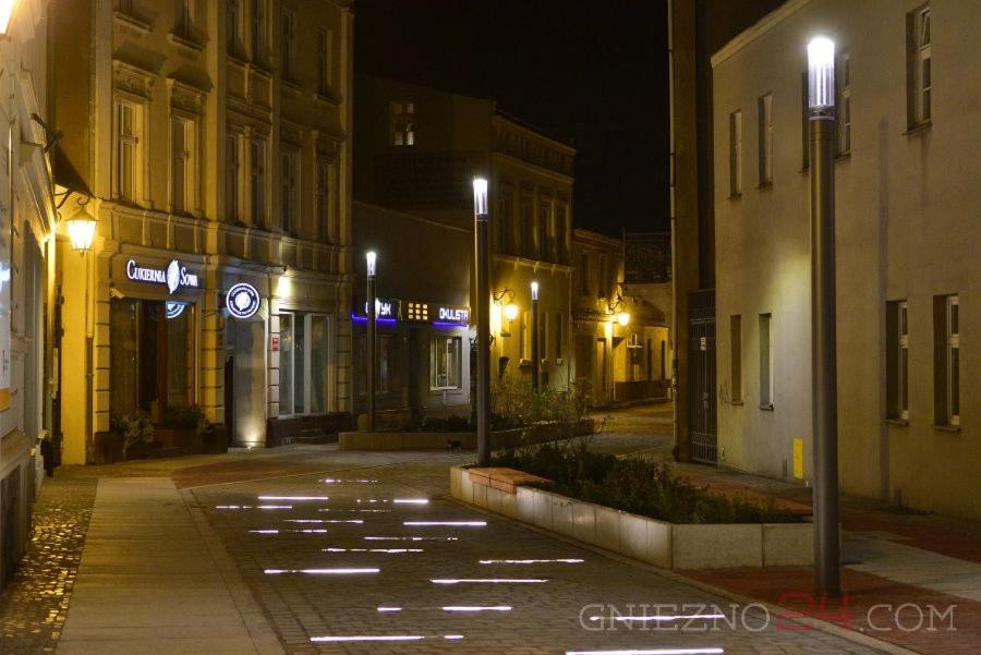 Rezydencja Marzec Gniezno Buitenkant foto
